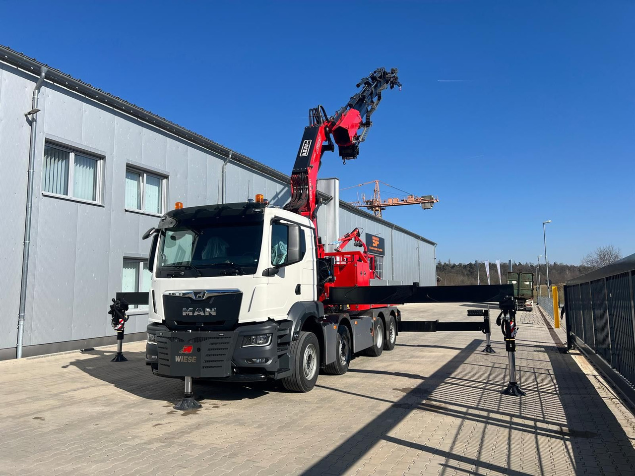 MAN 8x4 Hydro mit F1150 inkl Jib und Winde Korb - Vilcējs: foto 1 MAN 8x4 Hydro mit F1150 inkl Jib und Winde Korb - Vilcējs: foto 1