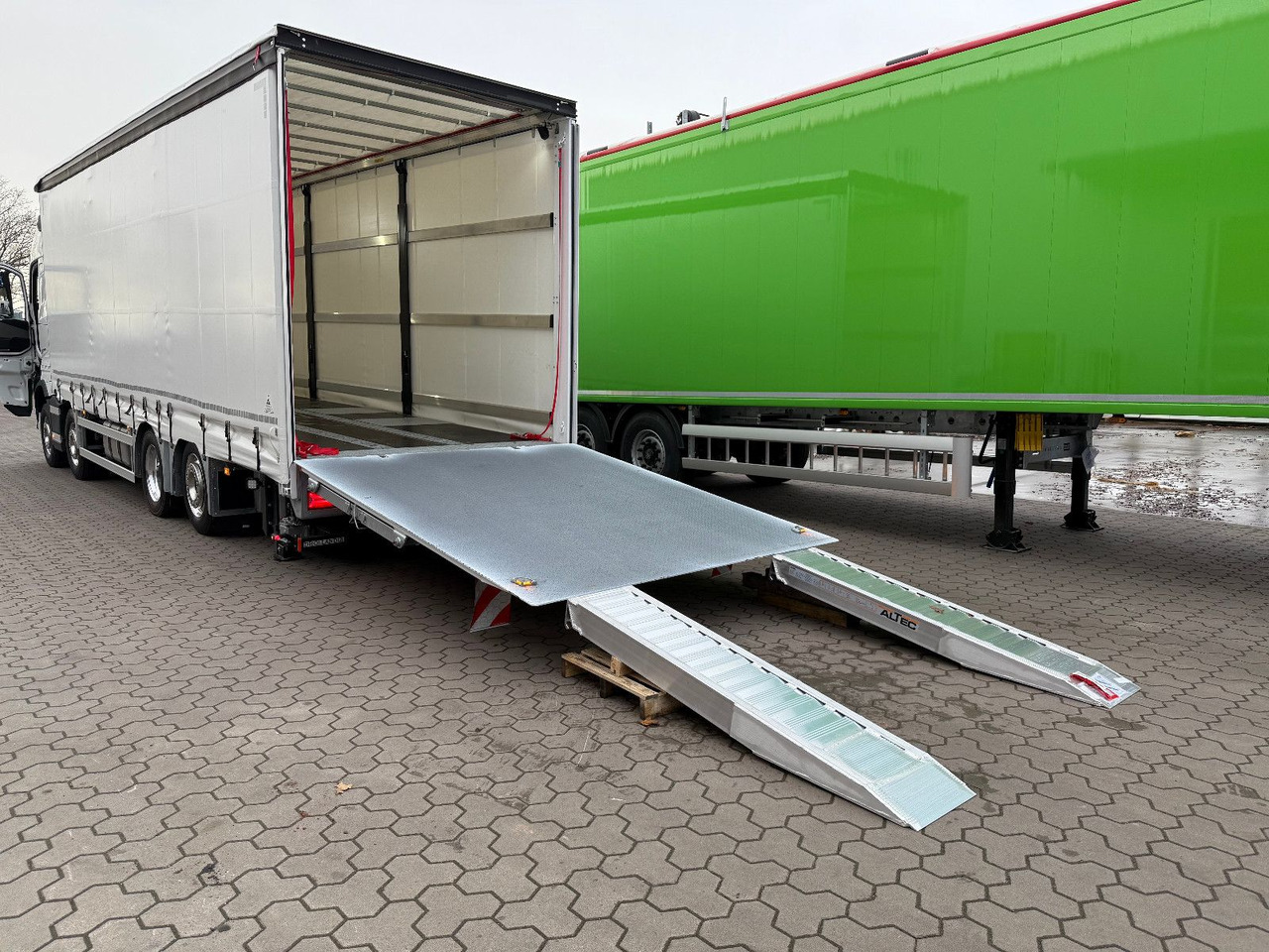 Volvo FH 500 8x2 Arbeitsbühnen Transporter LBW 9t - Auto evakuators: foto 5 Volvo FH 500 8x2 Arbeitsbühnen Transporter LBW 9t - Auto evakuators: foto 5