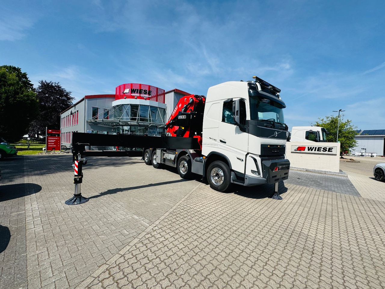Volvo FH 540 mit Fassi F2150RAL Fly Jib + Winde - Bortu kravas automašīna/ Platforma, Kravas auto ar manipulatoru: foto 1 Volvo FH 540 mit Fassi F2150RAL Fly Jib + Winde - Bortu kravas automašīna/ Platforma, Kravas auto ar manipulatoru: foto 1
