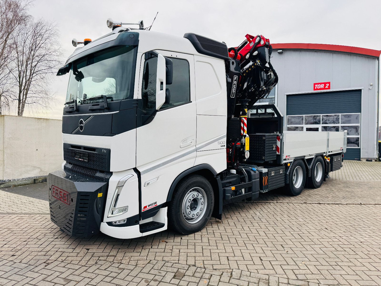 Volvo FH500 6x4 Fassi F545RA 2.27 mit Jib und Winde - Bortu kravas automašīna/ Platforma, Kravas auto ar manipulatoru: foto 1 Volvo FH500 6x4 Fassi F545RA 2.27 mit Jib und Winde - Bortu kravas automašīna/ Platforma, Kravas auto ar manipulatoru: foto 1