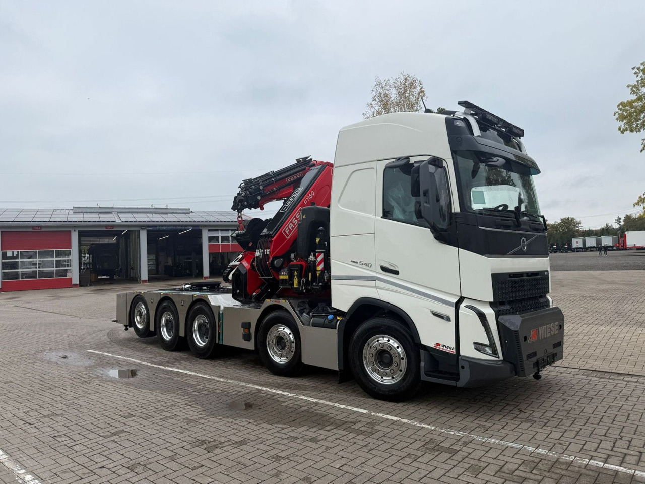 Volvo FH540 10x4 mit F1150 Ladekran, Sattelzugmaschine - Bortu kravas automašīna/ Platforma, Kravas auto ar manipulatoru: foto 1 Volvo FH540 10x4 mit F1150 Ladekran, Sattelzugmaschine - Bortu kravas automašīna/ Platforma, Kravas auto ar manipulatoru: foto 1