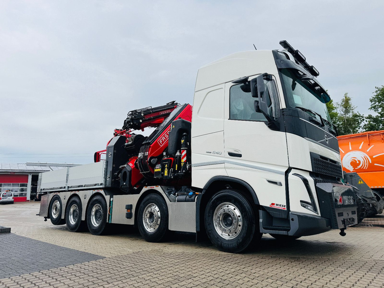 Volvo FH540 10x4 mit F1150 Ladekran, Sattelzugmaschine - Bortu kravas automašīna/ Platforma, Kravas auto ar manipulatoru: foto 4 Volvo FH540 10x4 mit F1150 Ladekran, Sattelzugmaschine - Bortu kravas automašīna/ Platforma, Kravas auto ar manipulatoru: foto 4