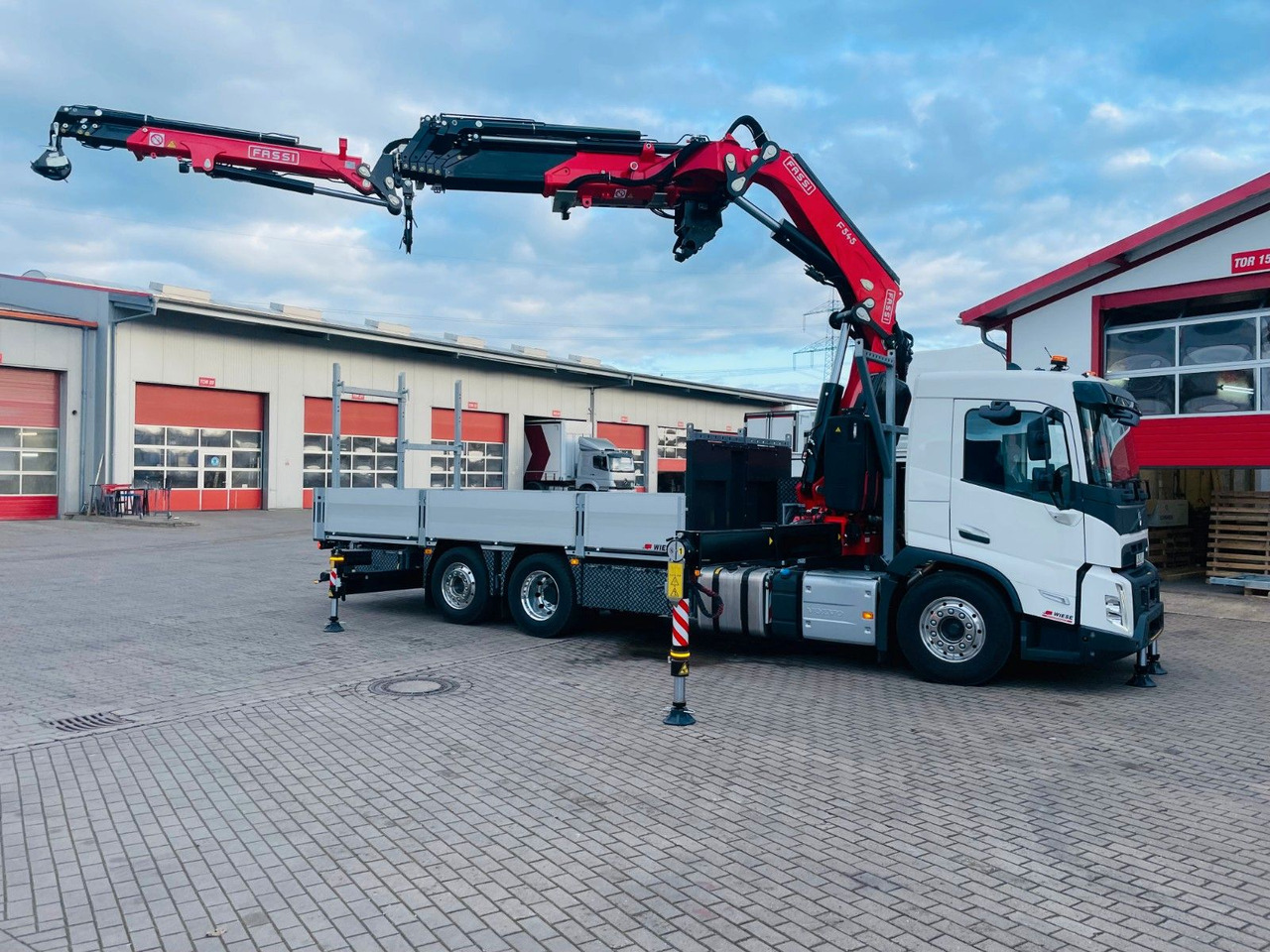 Volvo FMX 500 FASSI Ladekran F545 JIB & Winde Sofort - Bortu kravas automašīna/ Platforma, Kravas auto ar manipulatoru: foto 4 Volvo FMX 500 FASSI Ladekran F545 JIB & Winde Sofort - Bortu kravas automašīna/ Platforma, Kravas auto ar manipulatoru: foto 4