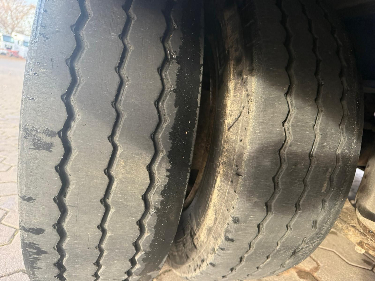 Puspiekabe zema profila platforma Wiese 3-Achs Stufen Sattel mit Auffahrrampe 25T: foto 25 Puspiekabe zema profila platforma Wiese 3-Achs Stufen Sattel mit Auffahrrampe 25T: foto 25