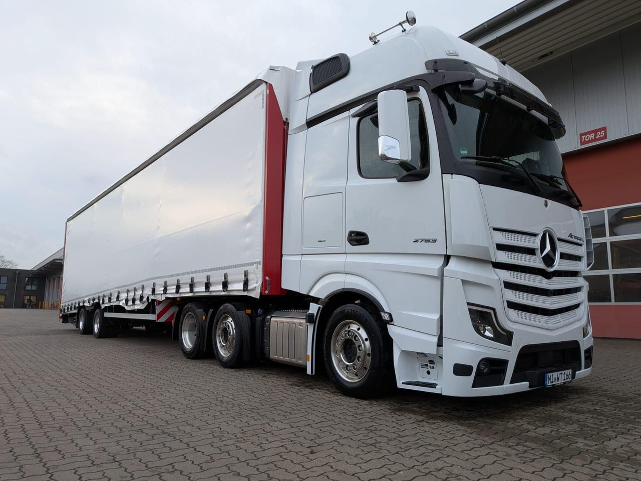 Wiese Gabelstaplertransporter mit Rampe - Tenta puspiekabe: foto 3 Wiese Gabelstaplertransporter mit Rampe - Tenta puspiekabe: foto 3