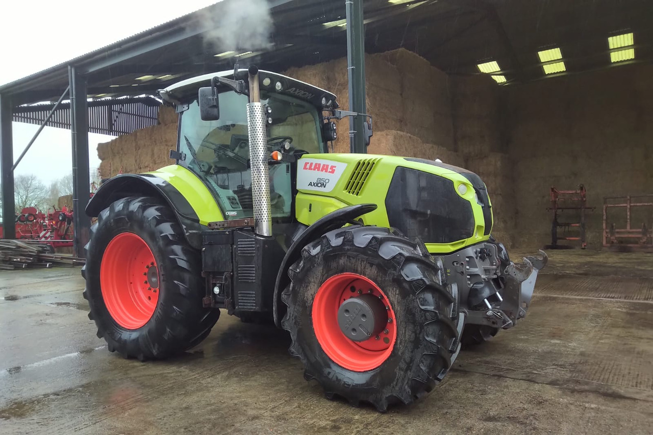 CLAAS AXION 850 - Traktors: foto 4 CLAAS AXION 850 - Traktors: foto 4