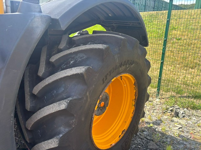 JCB 4220 fastrac - Traktors: foto 2 JCB 4220 fastrac - Traktors: foto 2