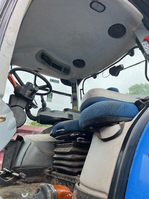 New Holland T7.220 - Traktors: foto 4 New Holland T7.220 - Traktors: foto 4
