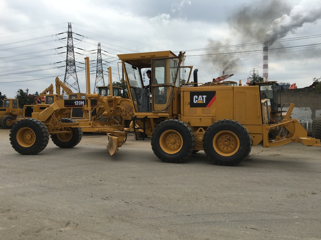 CATERPILLAR 120H - Greiders: foto 1 CATERPILLAR 120H - Greiders: foto 1