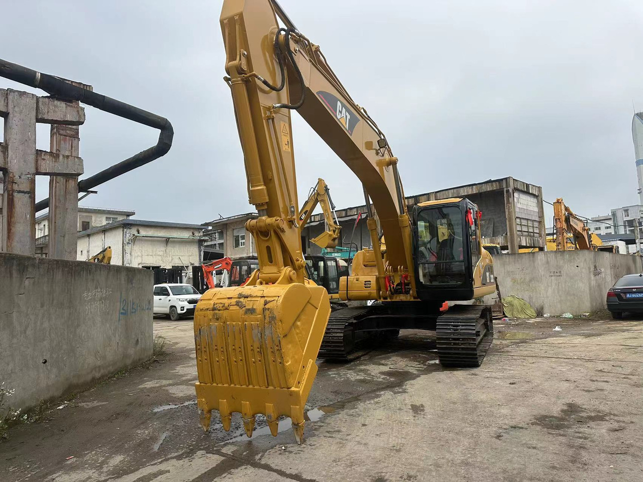 Kāpurķēžu ekskavators CATERPILLAR 320C 320B 320BL 325B: foto 6 Kāpurķēžu ekskavators CATERPILLAR 320C 320B 320BL 325B: foto 6