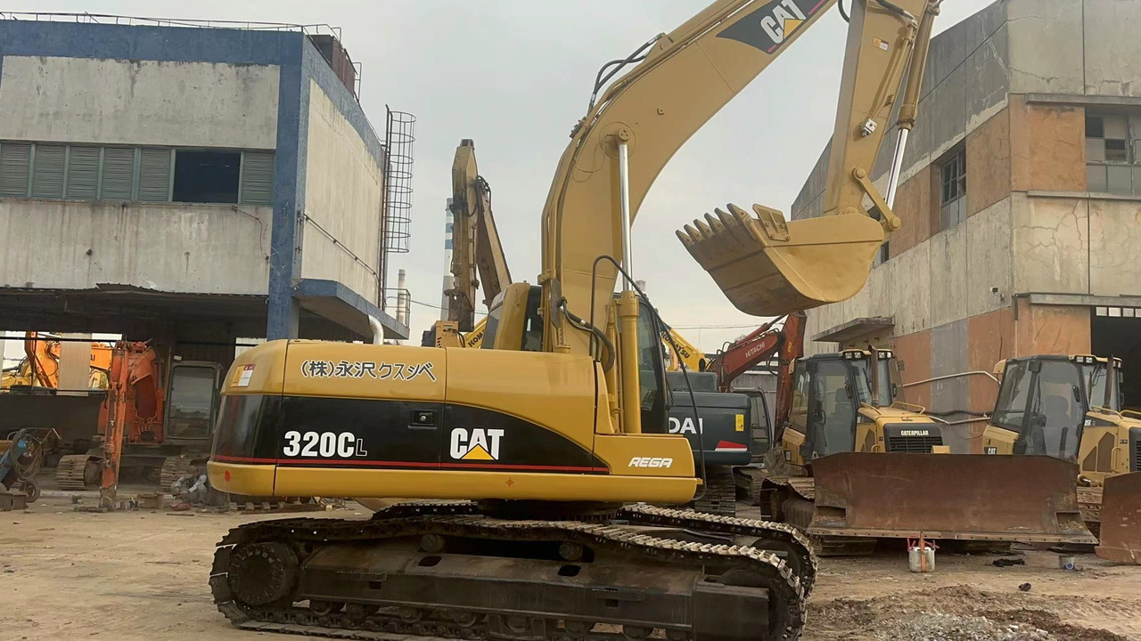 CATERPILLAR 320C - Kāpurķēžu ekskavators: foto 1 CATERPILLAR 320C - Kāpurķēžu ekskavators: foto 1