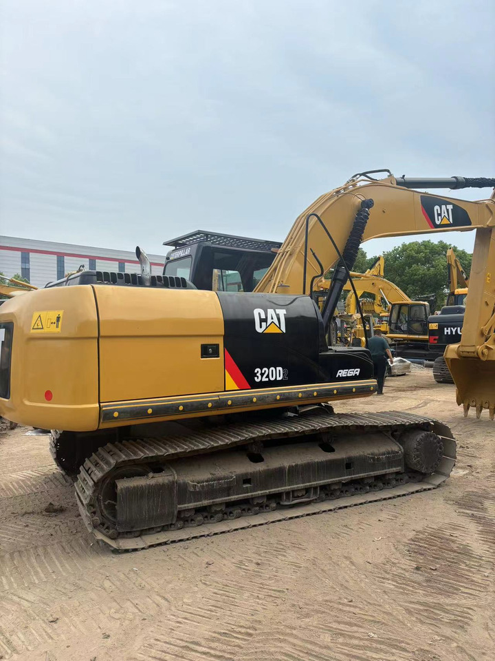 CATERPILLAR 320D - Ekskavators: foto 2 CATERPILLAR 320D - Ekskavators: foto 2