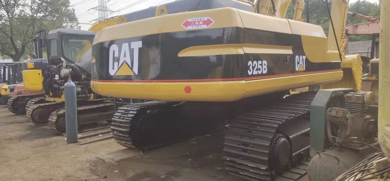 CATERPILLAR 325B - Kāpurķēžu ekskavators: foto 1 CATERPILLAR 325B - Kāpurķēžu ekskavators: foto 1