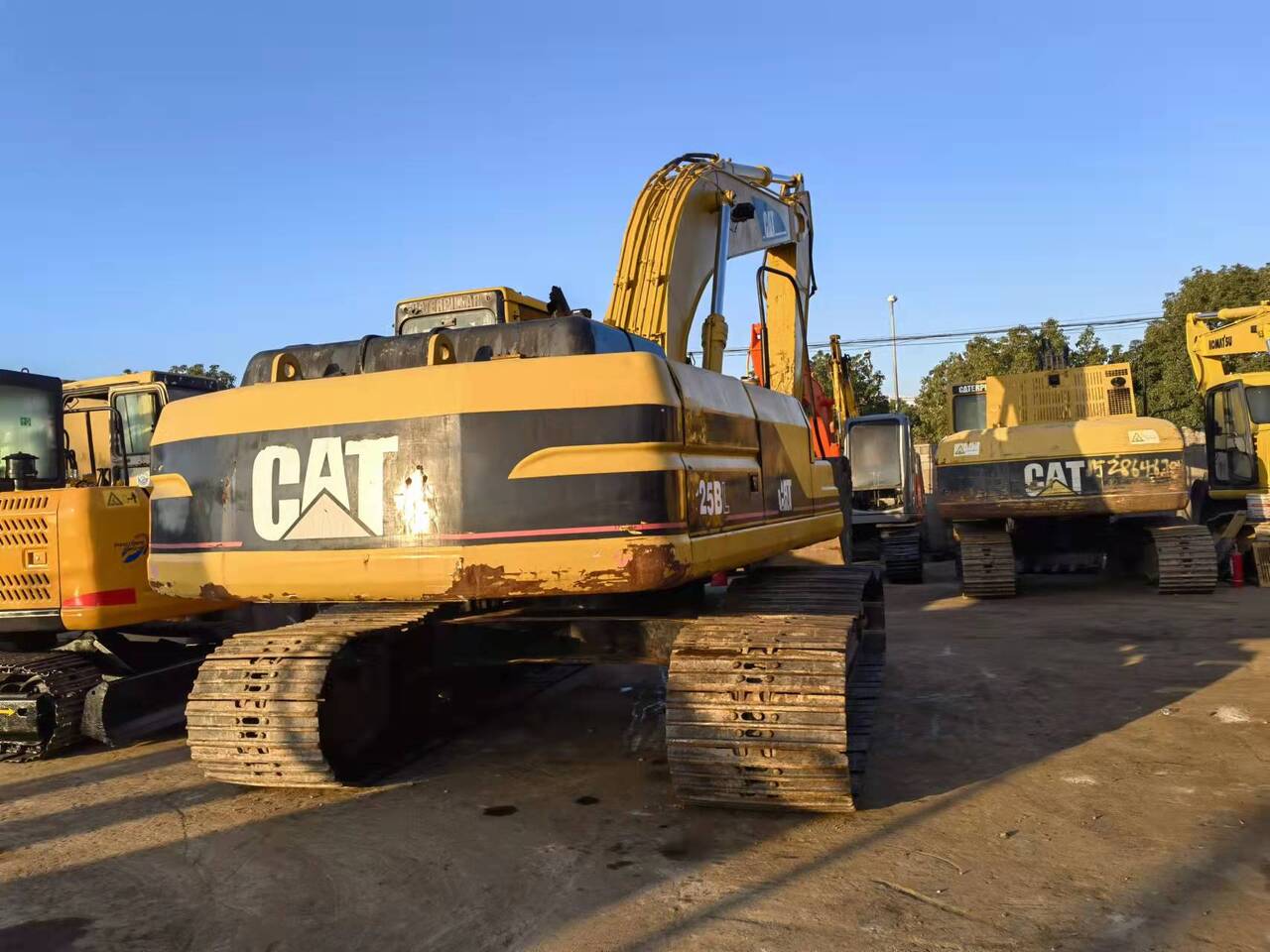 CATERPILLAR 325BL Imported machine - Kāpurķēžu ekskavators: foto 3 CATERPILLAR 325BL Imported machine - Kāpurķēžu ekskavators: foto 3