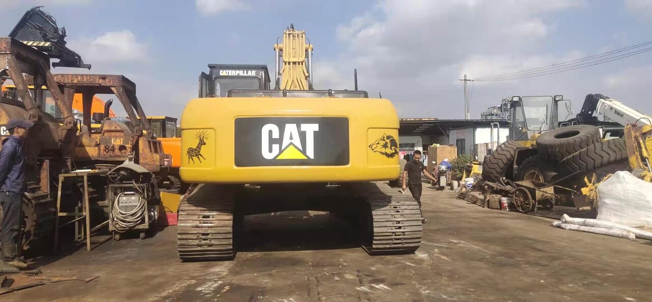CATERPILLAR 330D - Kāpurķēžu ekskavators: foto 2 CATERPILLAR 330D - Kāpurķēžu ekskavators: foto 2