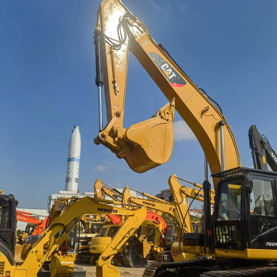 CATERPILLAR 330D - Kāpurķēžu ekskavators: foto 4 CATERPILLAR 330D - Kāpurķēžu ekskavators: foto 4