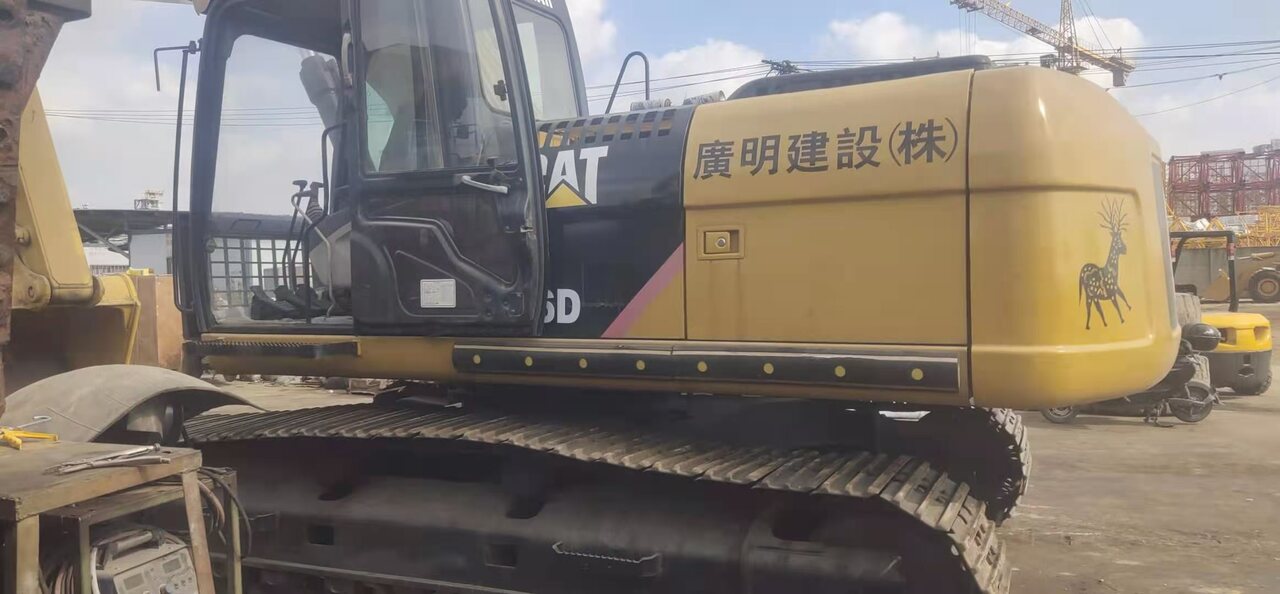 CATERPILLAR 330D - Kāpurķēžu ekskavators: foto 3 CATERPILLAR 330D - Kāpurķēžu ekskavators: foto 3