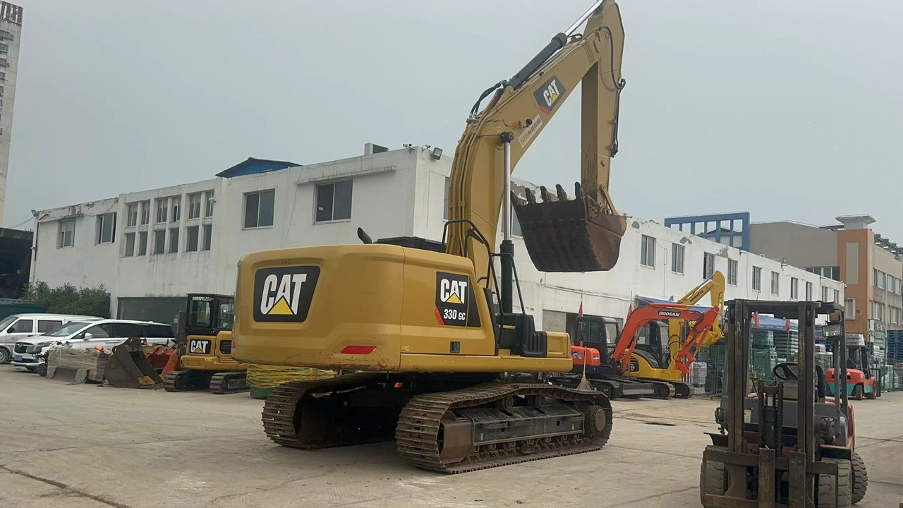CATERPILLAR 330GC - Kāpurķēžu ekskavators: foto 1 CATERPILLAR 330GC - Kāpurķēžu ekskavators: foto 1