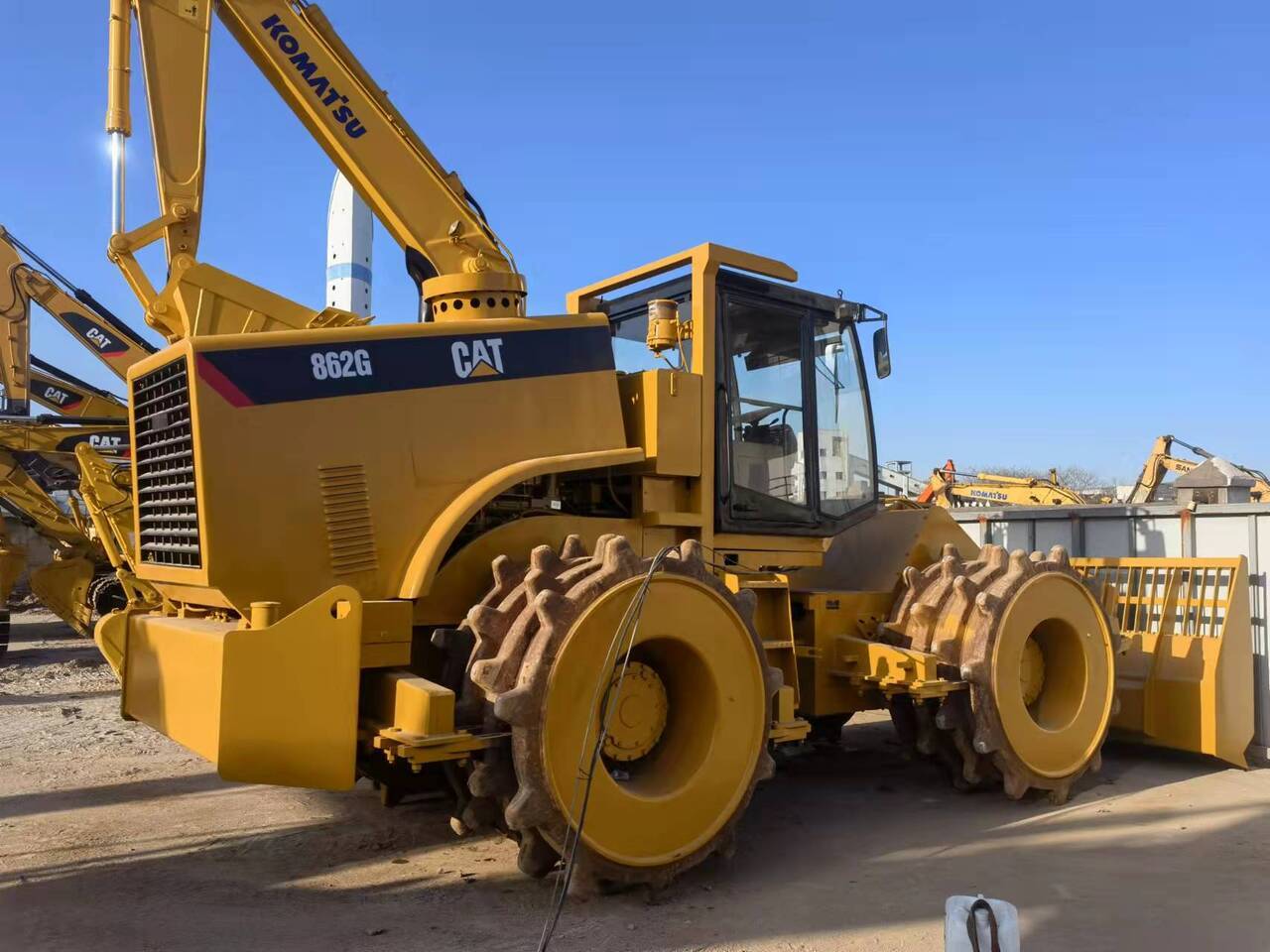 CATERPILLAR 826G - Kāpurķēžu kompaktiekrāvējs: foto 1 CATERPILLAR 826G - Kāpurķēžu kompaktiekrāvējs: foto 1