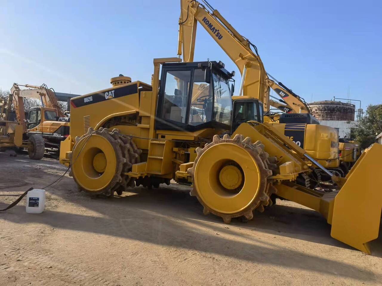 CATERPILLAR 826G - Kāpurķēžu kompaktiekrāvējs: foto 2 CATERPILLAR 826G - Kāpurķēžu kompaktiekrāvējs: foto 2