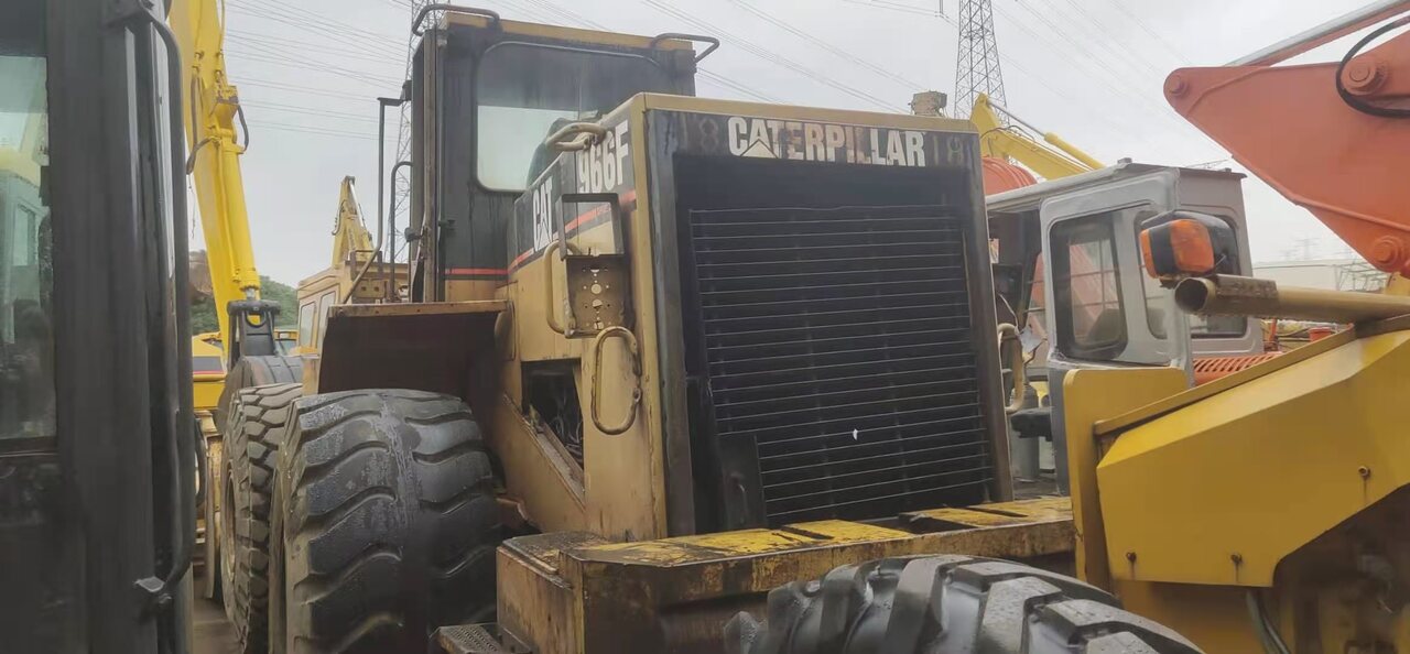 CATERPILLAR 966F - Riteņu iekrāvējs: foto 3 CATERPILLAR 966F - Riteņu iekrāvējs: foto 3