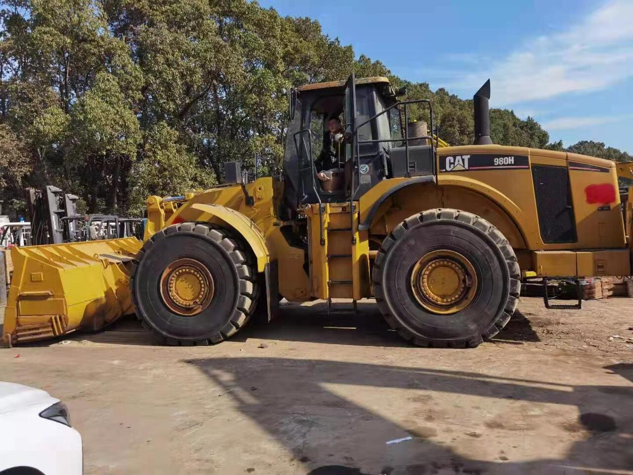 CATERPILLAR 980H - Riteņu iekrāvējs: foto 4 CATERPILLAR 980H - Riteņu iekrāvējs: foto 4