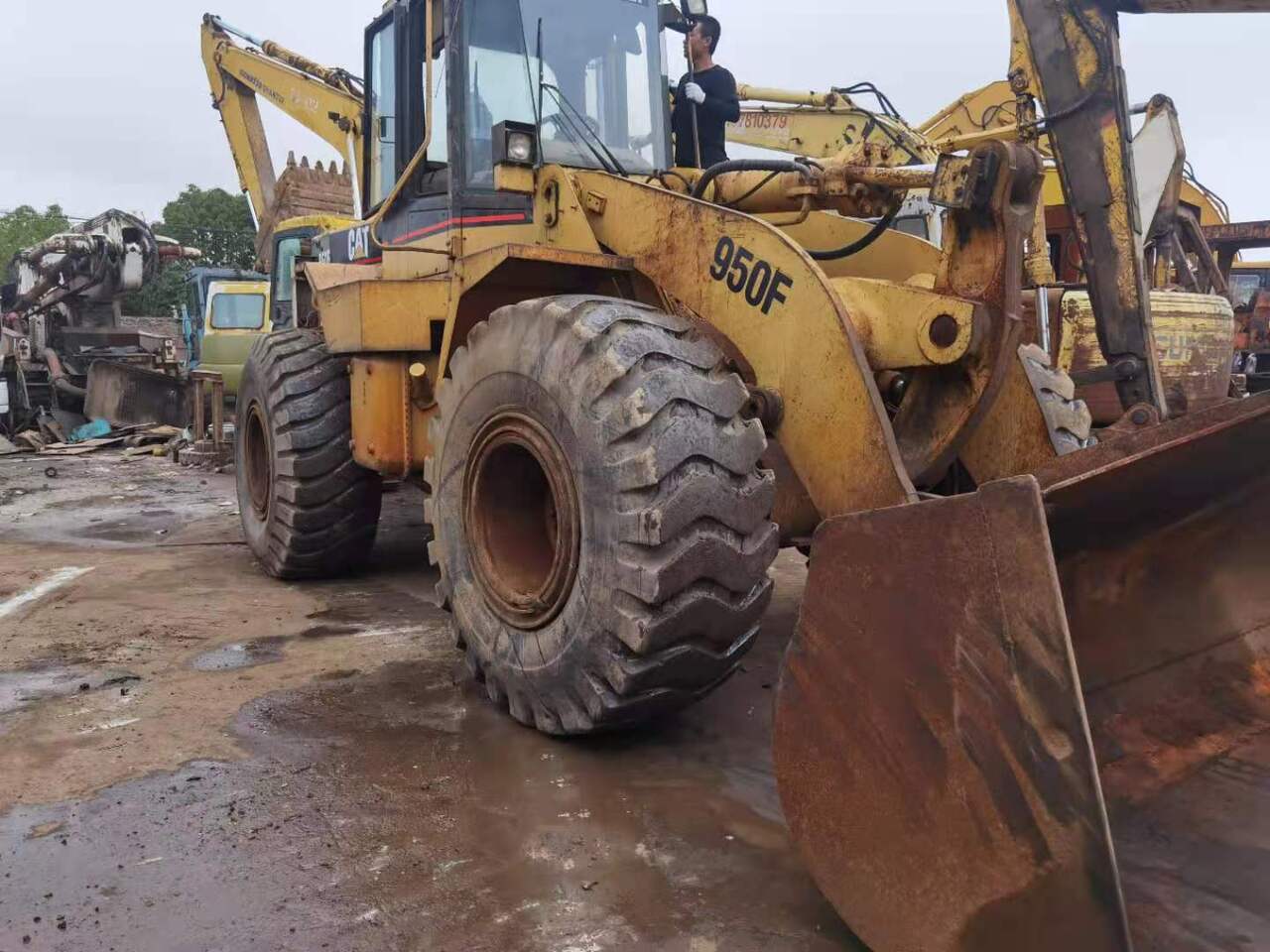 CATERPILLAR CAT-950F -Wheel loader - Riteņu iekrāvējs: foto 2 CATERPILLAR CAT-950F -Wheel loader - Riteņu iekrāvējs: foto 2