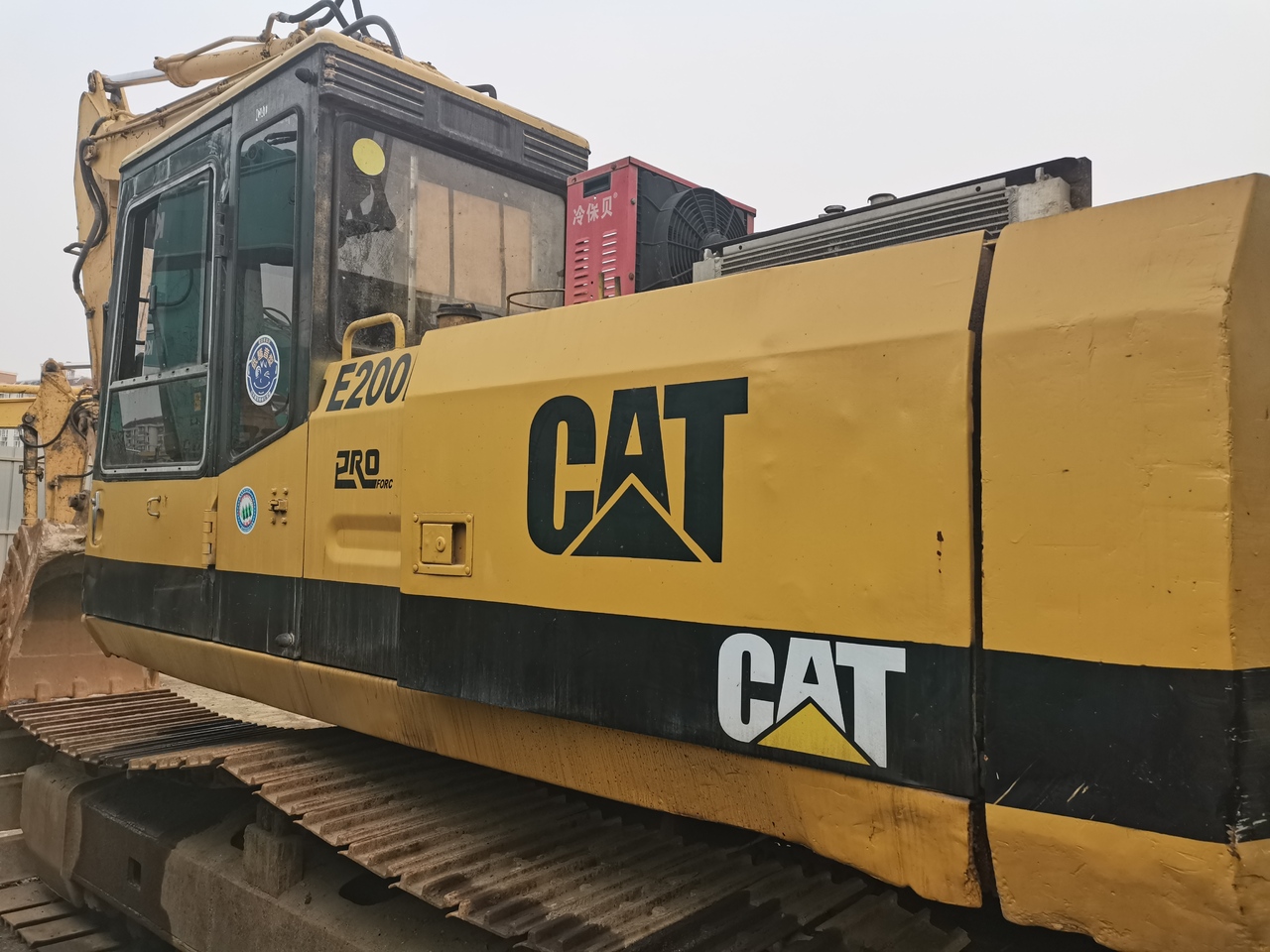 CATERPILLAR CAT-E200 - Kāpurķēžu ekskavators: foto 2 CATERPILLAR CAT-E200 - Kāpurķēžu ekskavators: foto 2