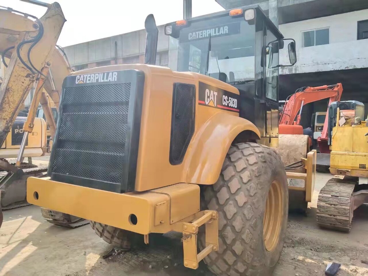 CATERPILLAR CS583D - Veltnis: foto 3 CATERPILLAR CS583D - Veltnis: foto 3