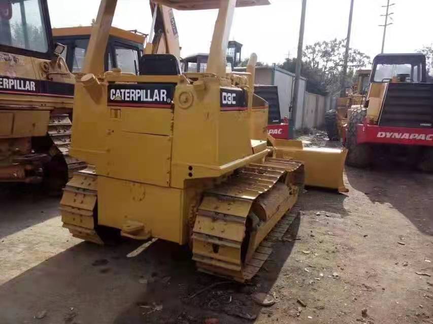 CATERPILLAR D3C - Buldozers: foto 2 CATERPILLAR D3C - Buldozers: foto 2