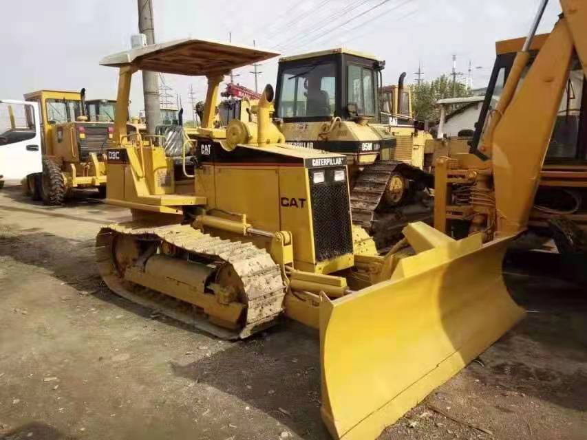 CATERPILLAR D3C - Buldozers: foto 4 CATERPILLAR D3C - Buldozers: foto 4