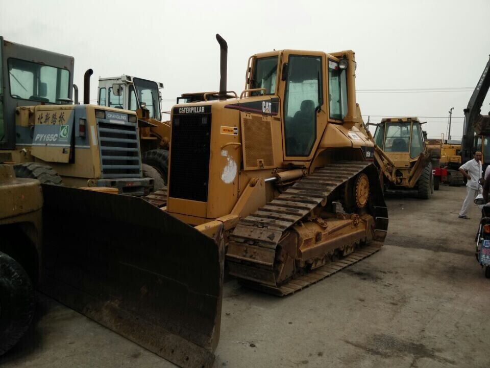 CATERPILLAR D5N - Buldozers: foto 1 CATERPILLAR D5N - Buldozers: foto 1