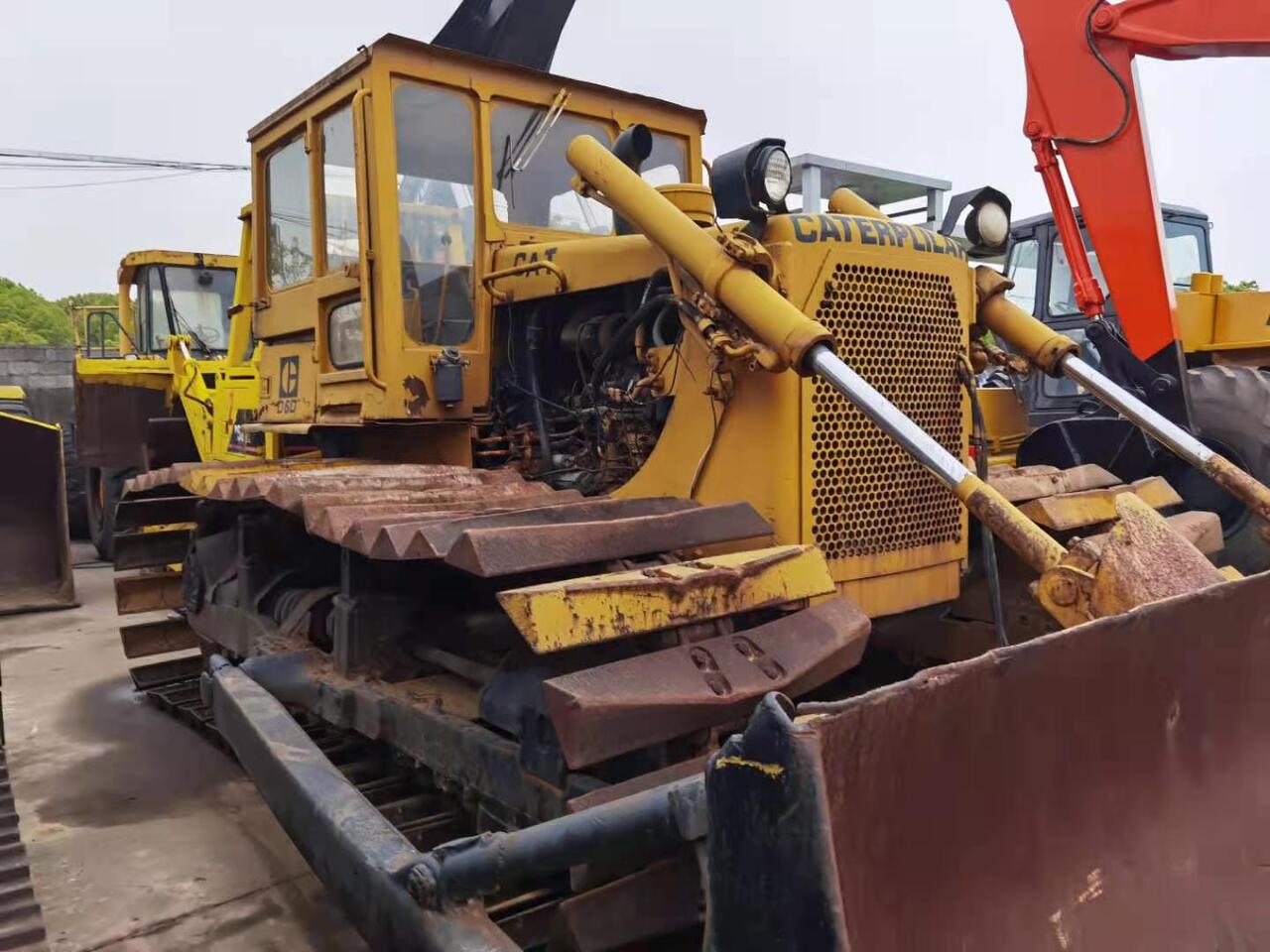 CATERPILLAR D6D - Buldozers: foto 4 CATERPILLAR D6D - Buldozers: foto 4