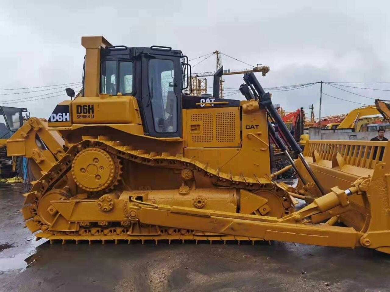 CATERPILLAR D6H - Buldozers: foto 5 CATERPILLAR D6H - Buldozers: foto 5