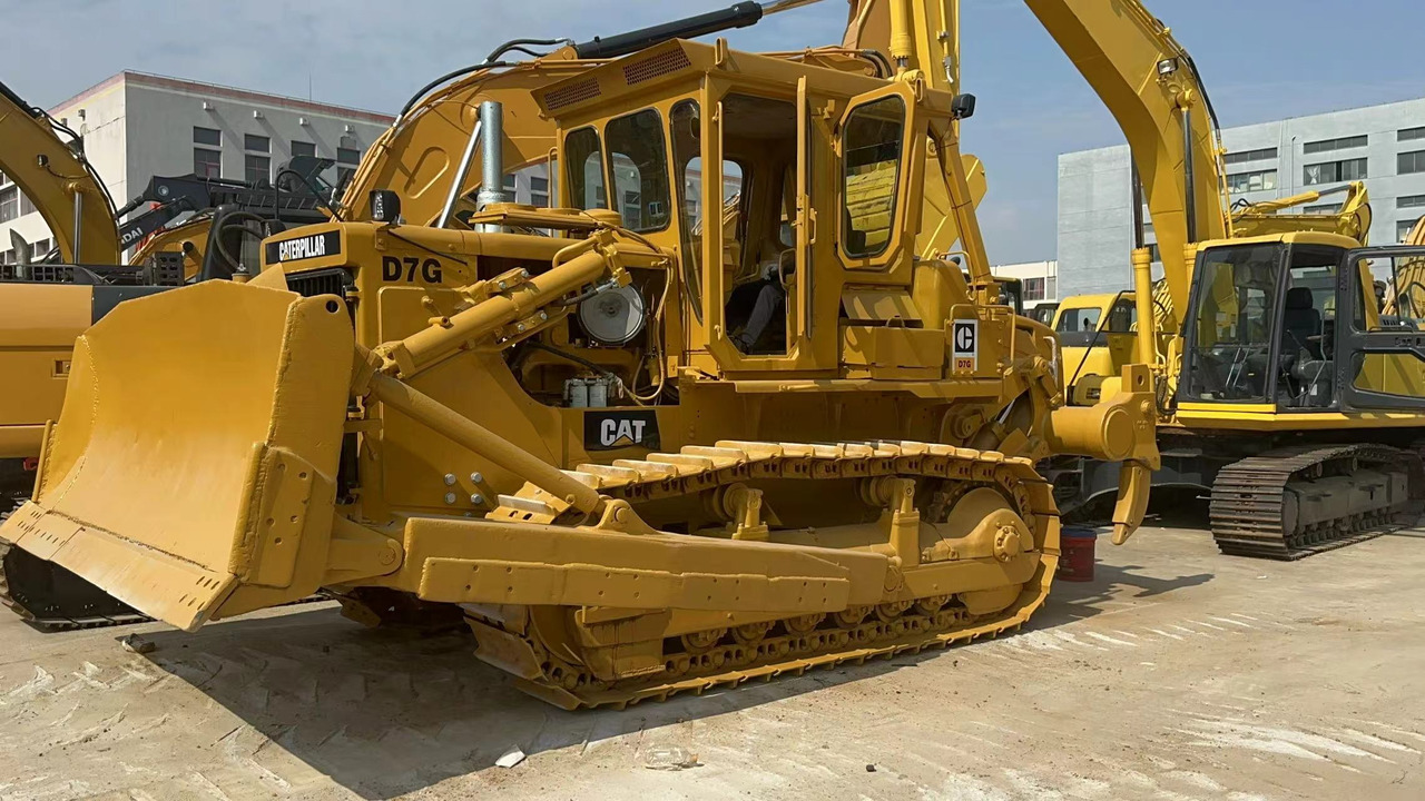 CATERPILLAR D7G - Buldozers: foto 1 CATERPILLAR D7G - Buldozers: foto 1
