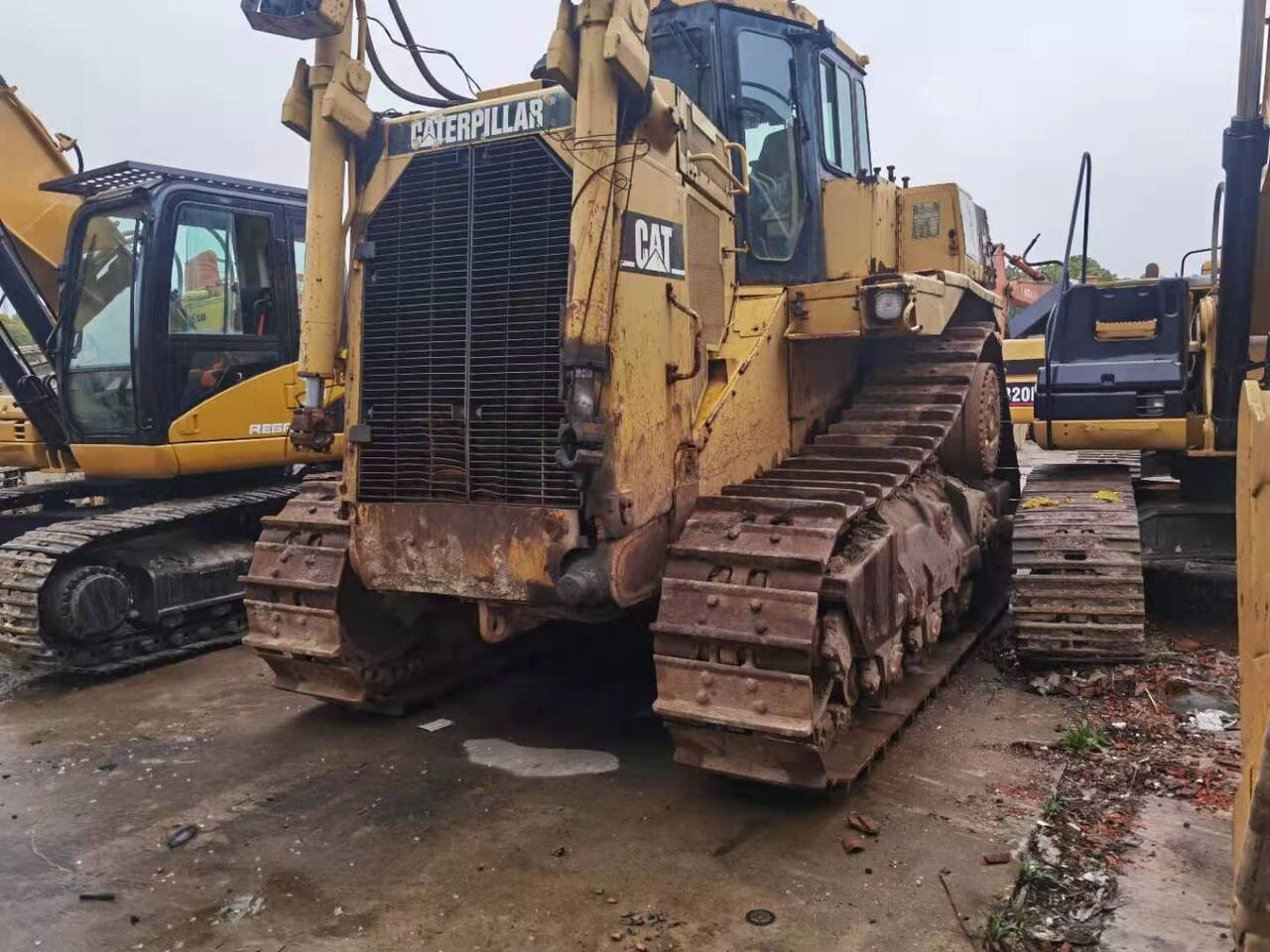 CATERPILLAR D9R - Buldozers: foto 2 CATERPILLAR D9R - Buldozers: foto 2