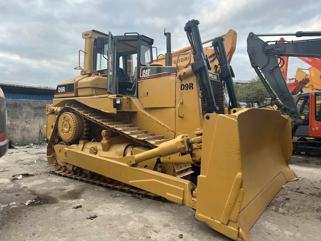 CATERPILLAR D9R - Buldozers: foto 5 CATERPILLAR D9R - Buldozers: foto 5