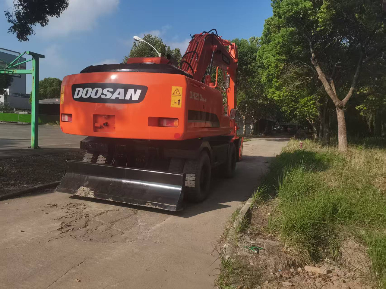 DOOSAN DH210W-9C - Riteņu ekskavators: foto 4 DOOSAN DH210W-9C - Riteņu ekskavators: foto 4