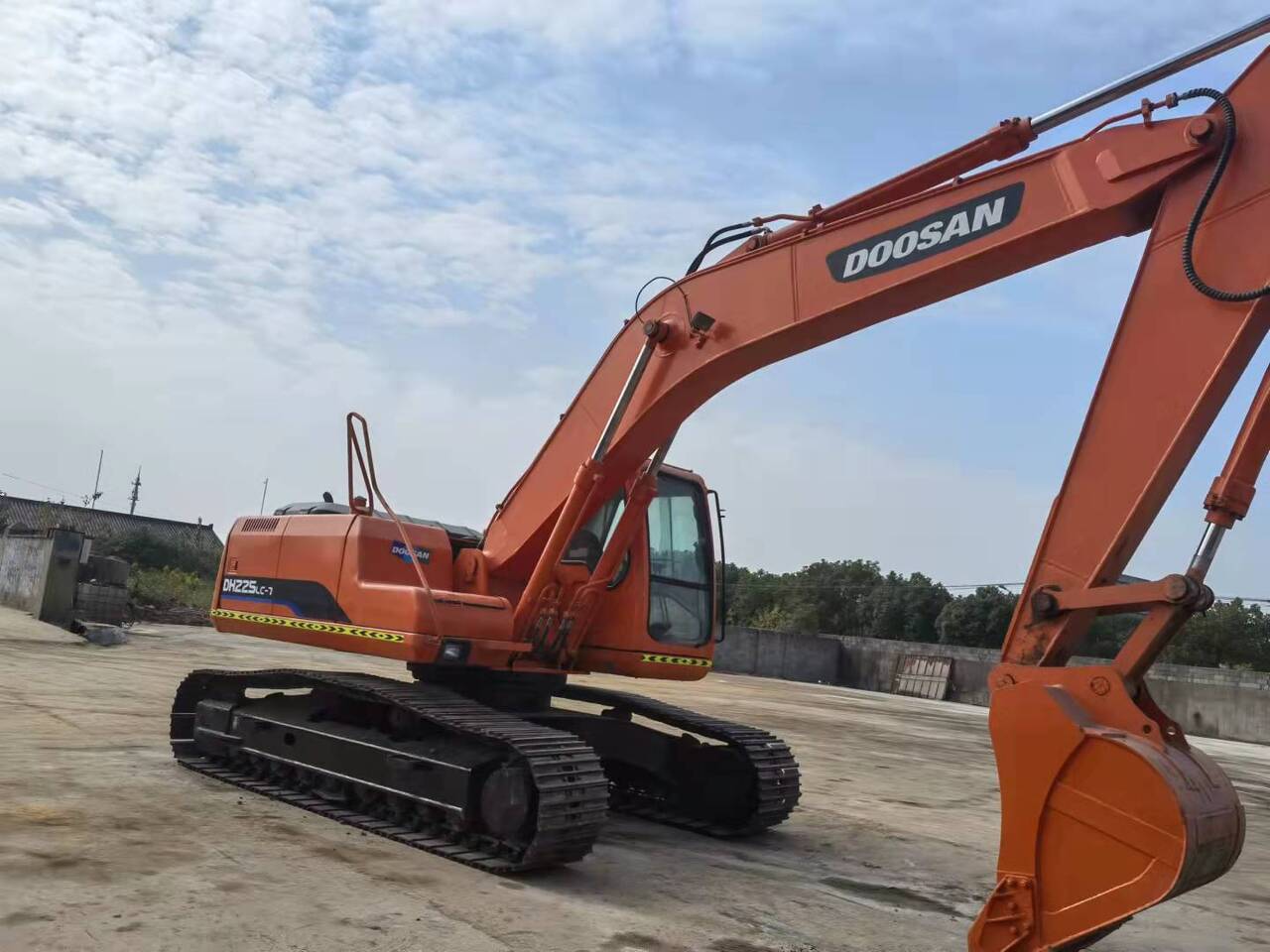 DOOSAN DH225LC-7 - Kāpurķēžu ekskavators: foto 4 DOOSAN DH225LC-7 - Kāpurķēžu ekskavators: foto 4