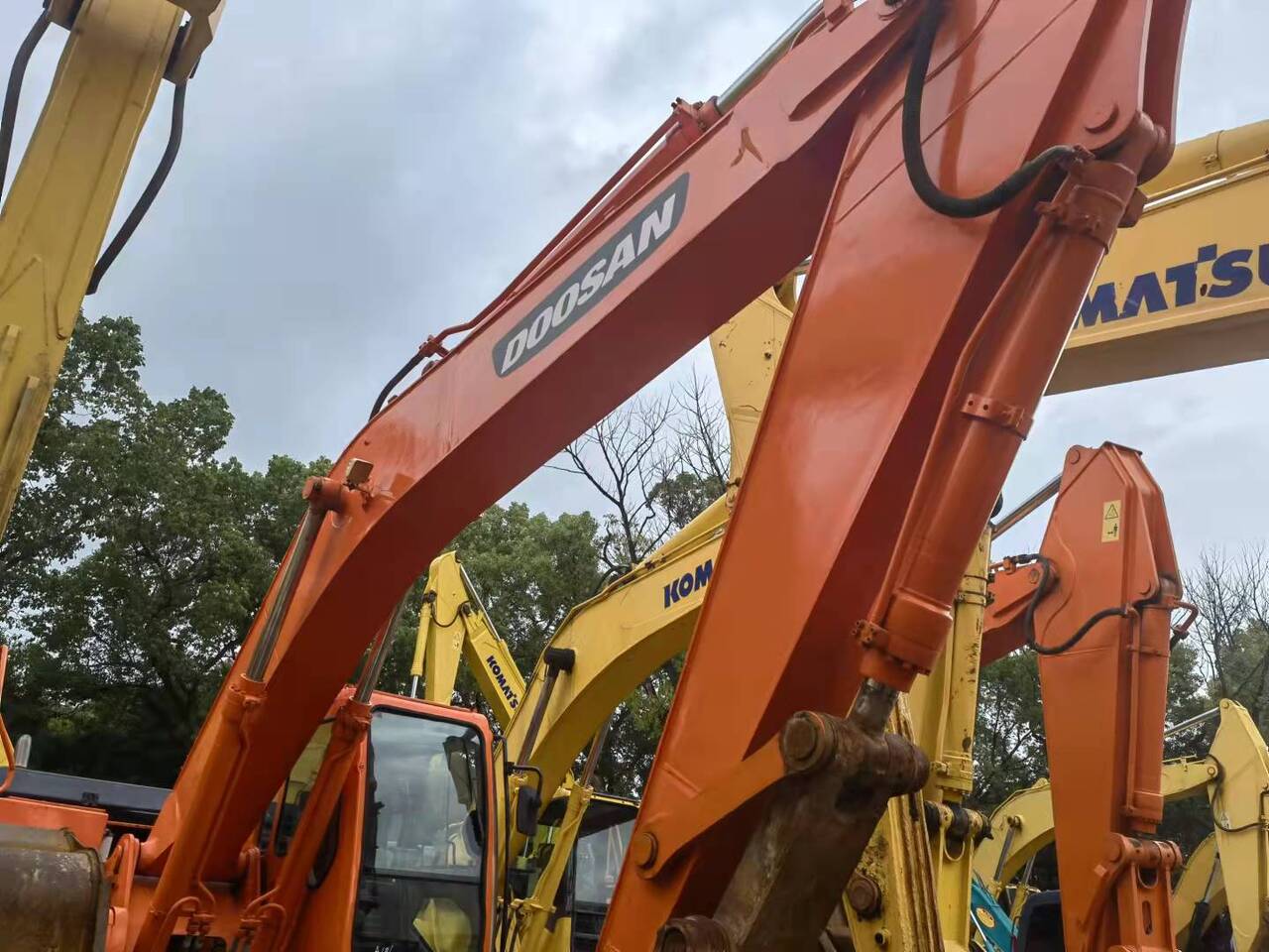 DOOSAN DH300 - Kāpurķēžu ekskavators: foto 4 DOOSAN DH300 - Kāpurķēžu ekskavators: foto 4