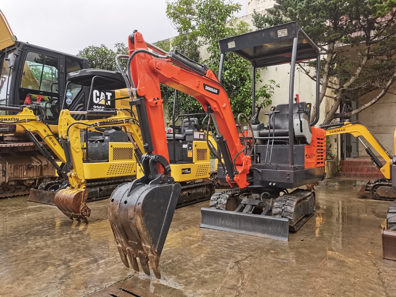 DOOSAN DX18 - Mini-ekskavators: foto 2 DOOSAN DX18 - Mini-ekskavators: foto 2
