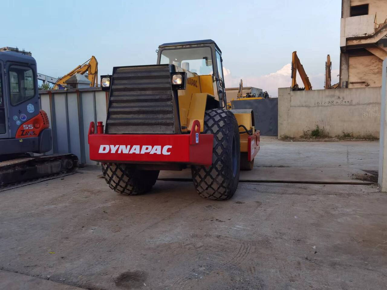 DYNAPAC CA301D - Veltnis: foto 3 DYNAPAC CA301D - Veltnis: foto 3