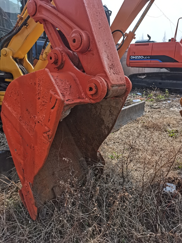 HITACHI ZX75 - Kāpurķēžu ekskavators: foto 4 HITACHI ZX75 - Kāpurķēžu ekskavators: foto 4