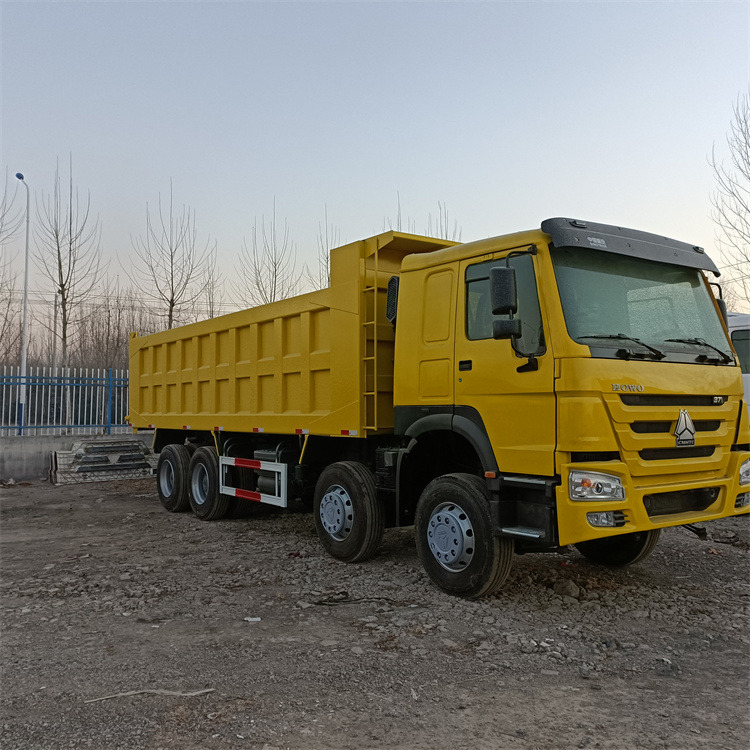 Kravas automašīna pašizgāzējs HOWO 8x4 371hp-Tipper: foto 12