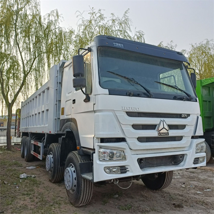 HOWO 8x4 371hp-White -tipper - Kravas automašīna pašizgāzējs: foto 5 HOWO 8x4 371hp-White -tipper - Kravas automašīna pašizgāzējs: foto 5