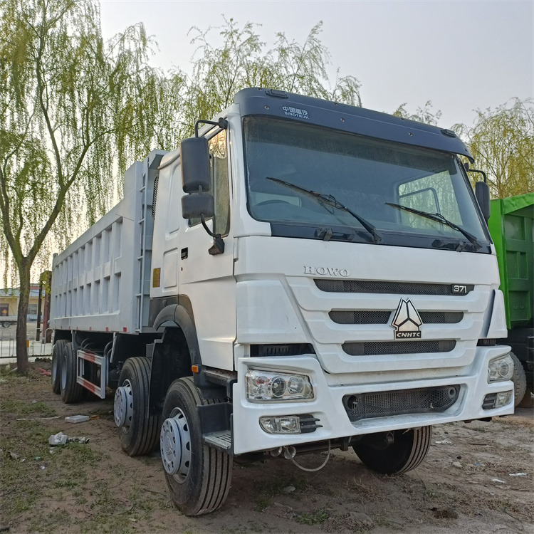 HOWO 8x4 371hp-White -tipper - Kravas automašīna pašizgāzējs: foto 4 HOWO 8x4 371hp-White -tipper - Kravas automašīna pašizgāzējs: foto 4