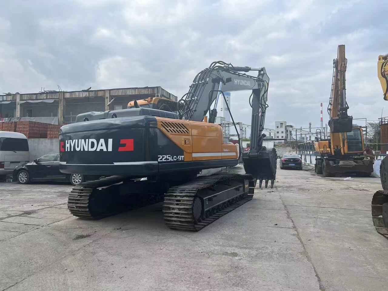 HYUNDAI 225LC-9T - Kāpurķēžu ekskavators: foto 5 HYUNDAI 225LC-9T - Kāpurķēžu ekskavators: foto 5