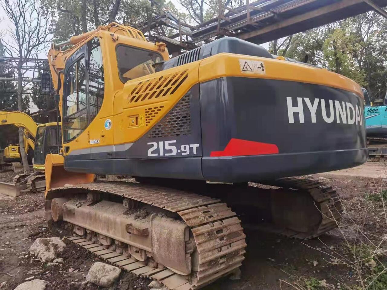 HYUNDAI R215-9T - Kāpurķēžu ekskavators: foto 1 HYUNDAI R215-9T - Kāpurķēžu ekskavators: foto 1