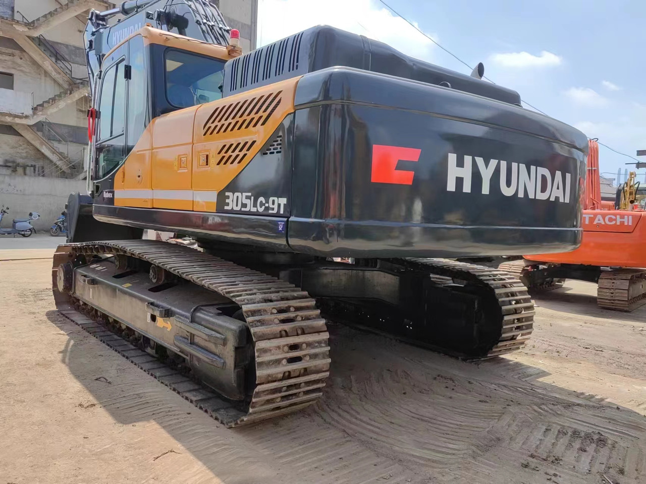 HYUNDAI R305LC-9T - Kāpurķēžu ekskavators: foto 5 HYUNDAI R305LC-9T - Kāpurķēžu ekskavators: foto 5