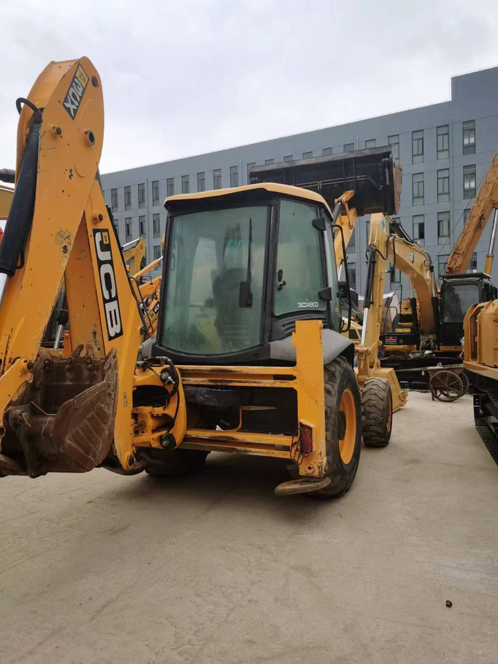 JCB 3CX - Ekskavators-iekrāvējs: foto 2 JCB 3CX - Ekskavators-iekrāvējs: foto 2